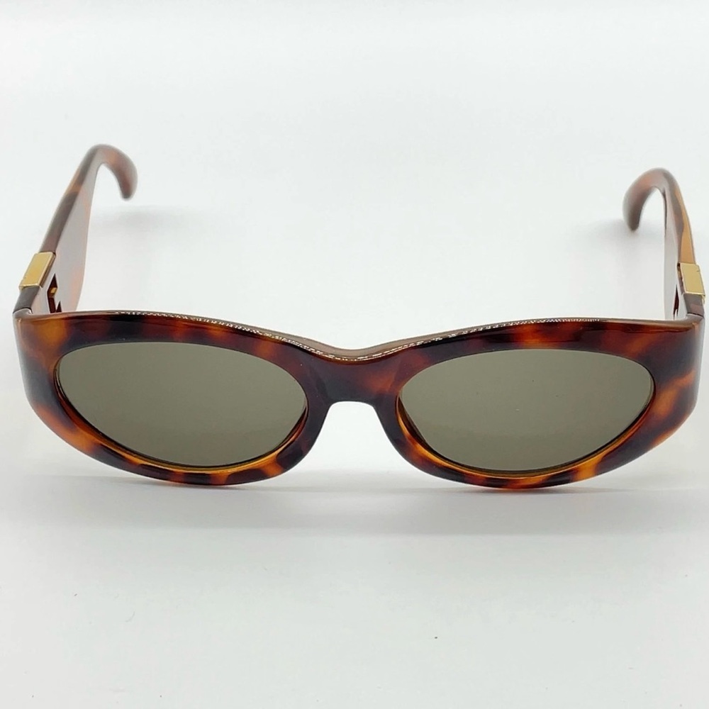 Auth Fendi Gold Logo Brown
Print Sunglasses - Picture 12 of 12